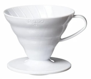 Plastikowy dripper Hario V60-02 w kolorze białym 
