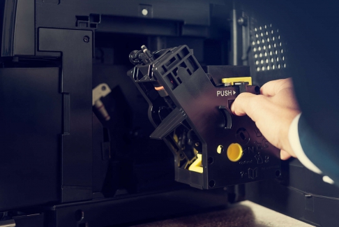 Wyciąganie termobloku w ekspresie Saeco PicoBaristo SM5473/10