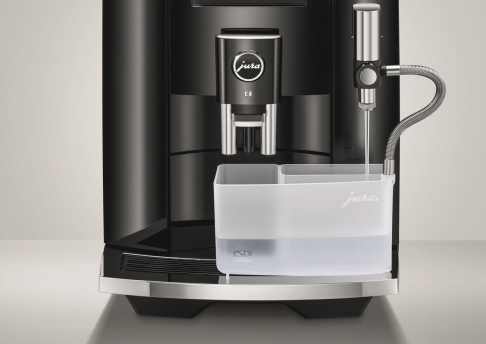 System czyszczenia obiegu mleka w ekspresie automatycznym Jura E8 Piano Black (EB)