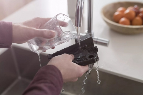 Wygodne mycie karafaki LatteGo