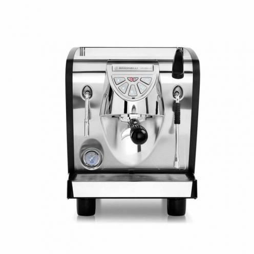 Nuova Simonelli Musica Black Tank widziany z przodu