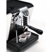 espresso przygotowywane przez ekspres Nuova Simonelli Oscar II Black Tank